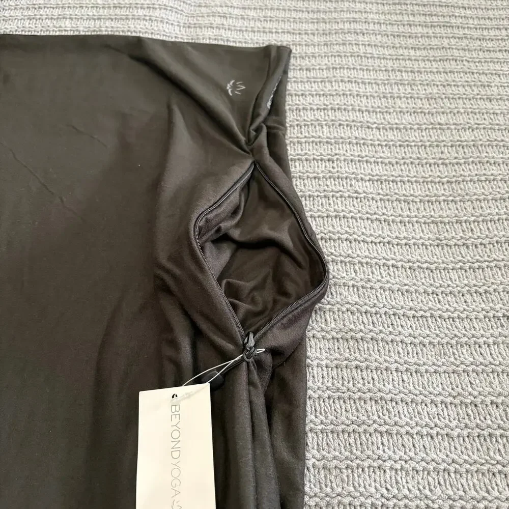 Beyond Yoga Pocket Infinity Scarf Black Womens One size Athletic Travel Gorpcore